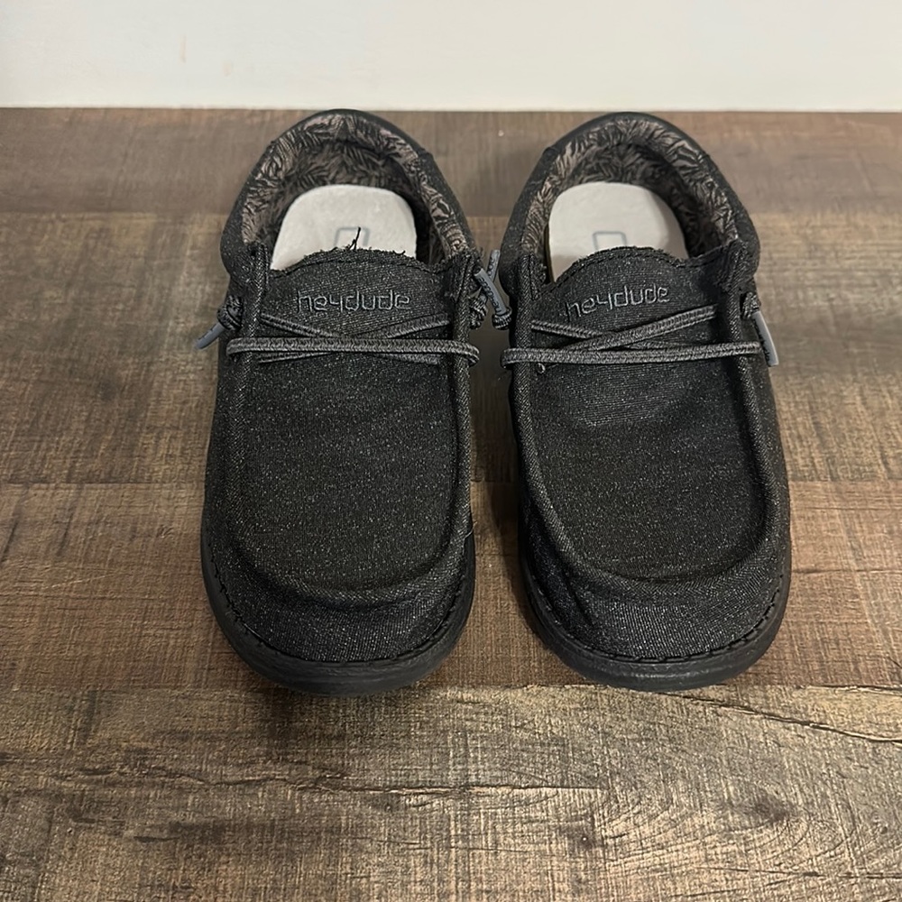 Little Kids Hey Dude Wally shoes -Color: Black -Size:1
